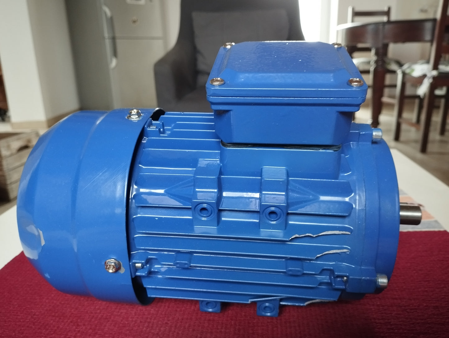 Three-phase electric motor 0.37 kW (0.5 hp) 4 poles (1400 rpm) MEC 71 B14 230/400 V